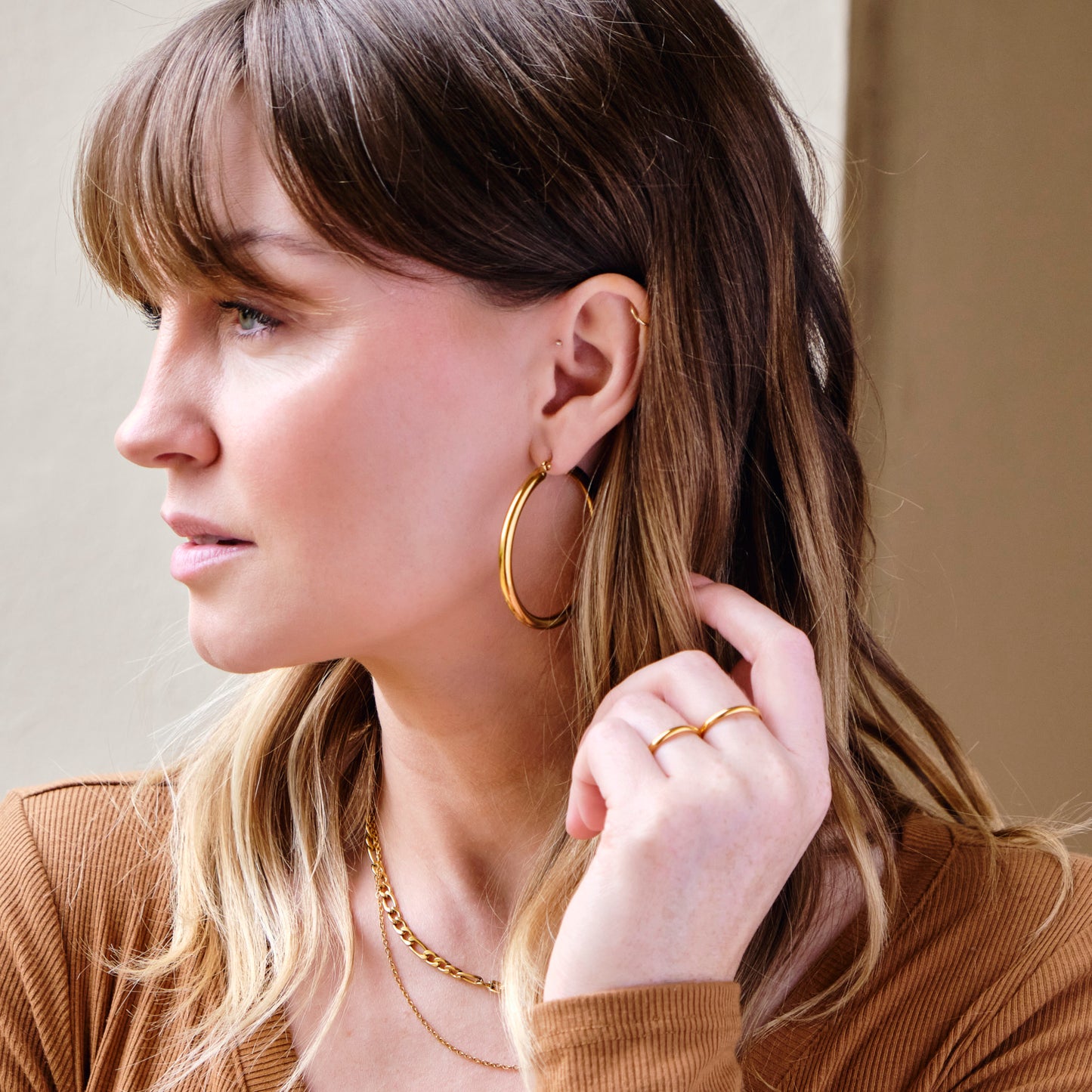 Essential Hoop Earring In Gold
