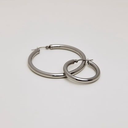 Essential Hoop Earring In Silver