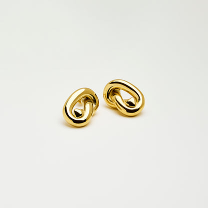 Simple Knot In Gold